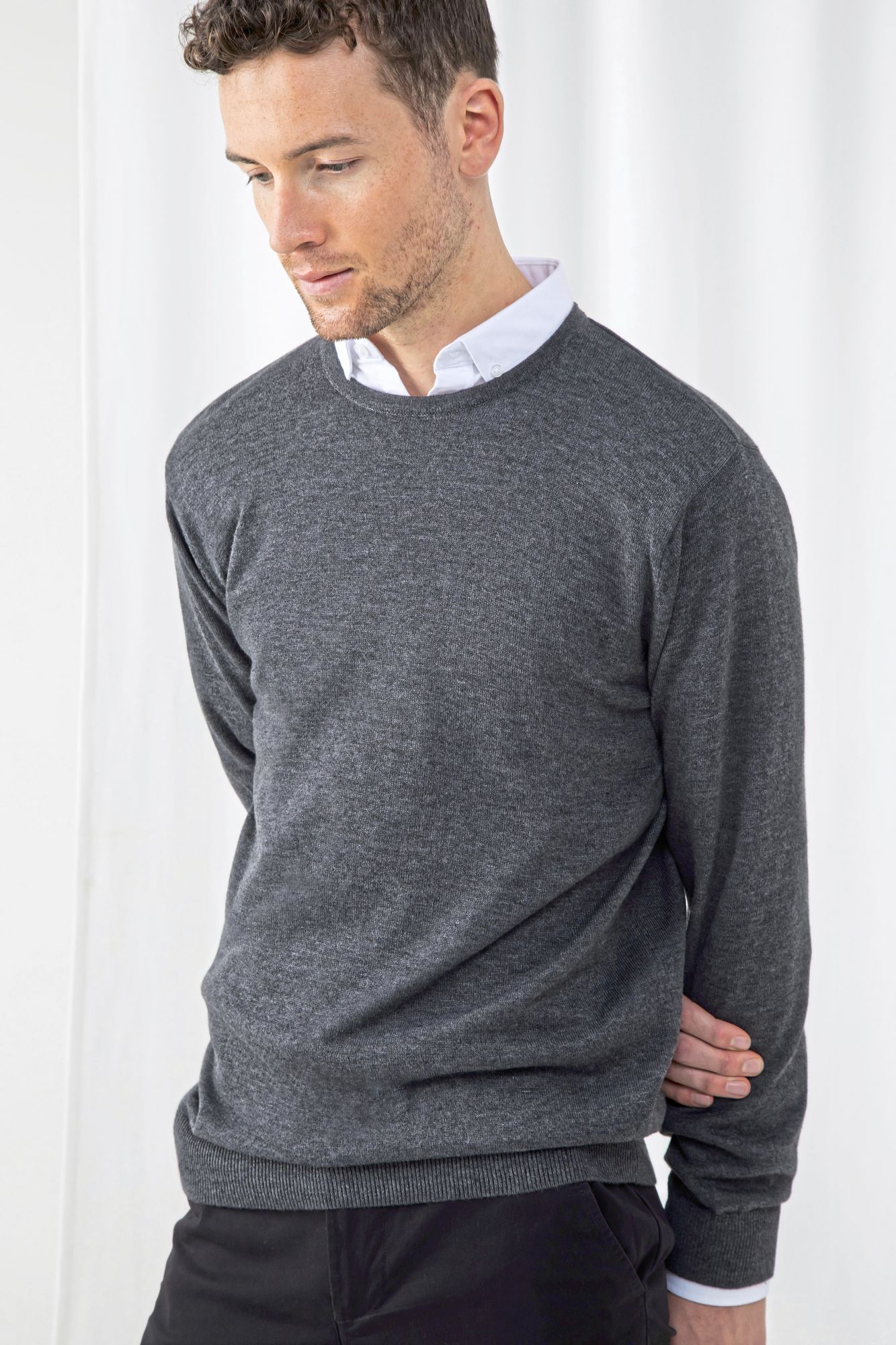 Henbury Mens Lightweight Crew Neck Jumper.